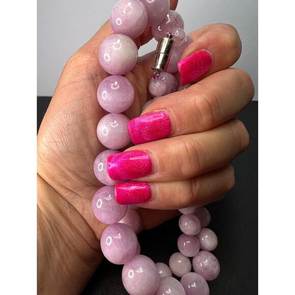 Kunzite graduated beaded 20 inch necklace with 925 magnetic clasp - Picture 4 of 10